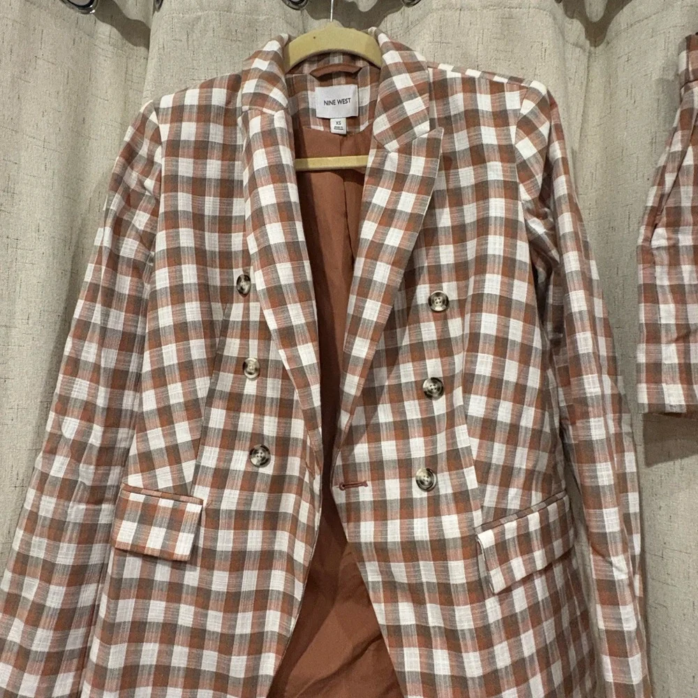 Nine West Tan and White Plaid Blazer and shorts set - Picture 2 of 8